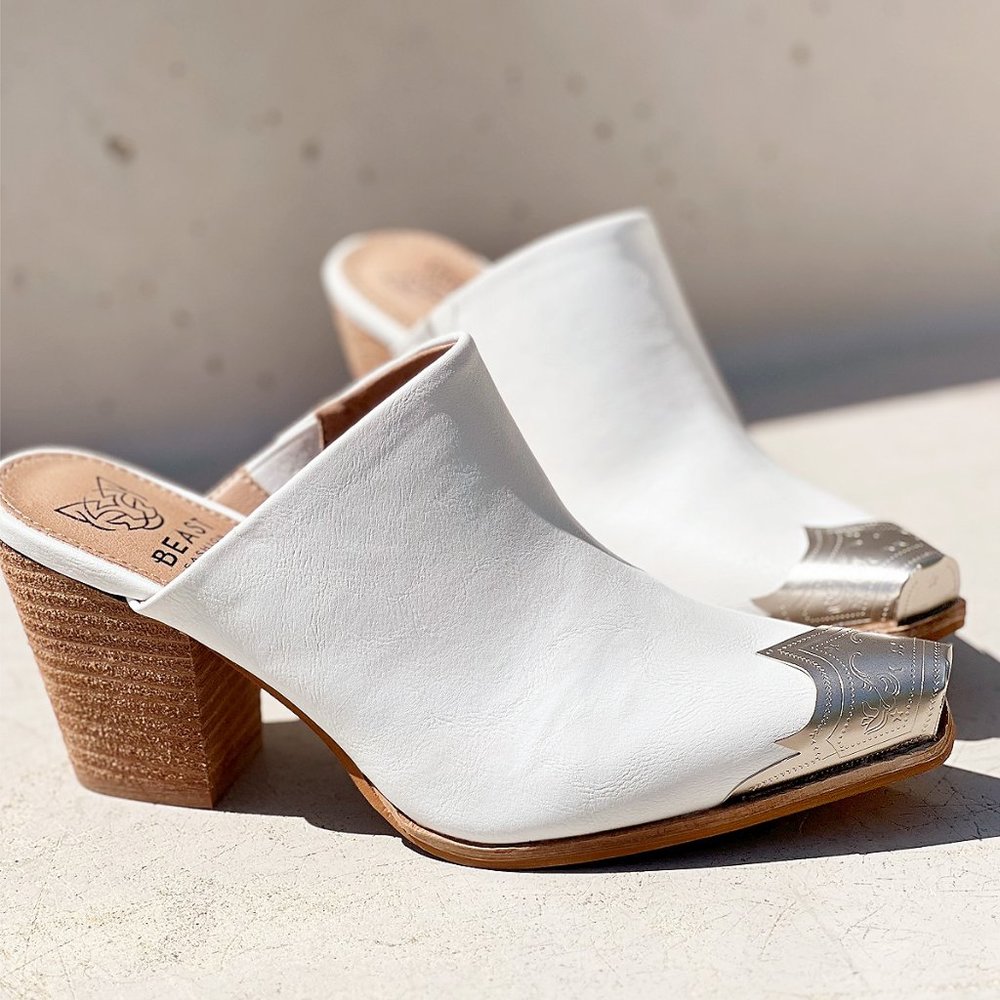 NEW White PU Leather Silver Metal Pointy Square Toe Block Heel Western Mule Shoe - Picture 4 of 13